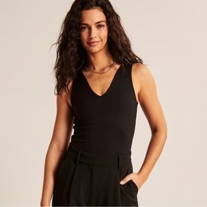 BNWOT 🏷️ Abercrombie & Fitch Seamless V Neck Bodysuit 🖤
